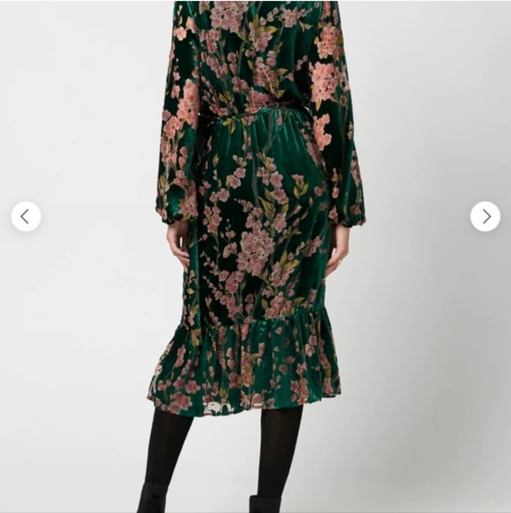Buffalo By David Bitton Velvet Floral 'Sutter' Wrap Around Dress - Picture 2 of 10